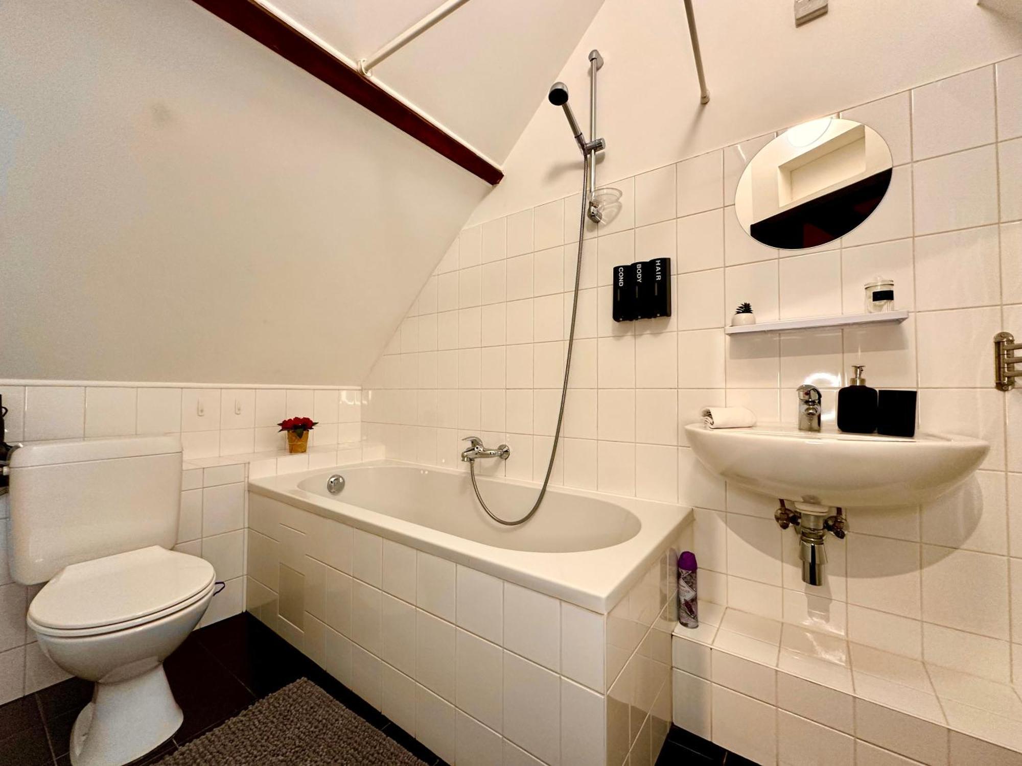 Luxury Suites Centrum By Rikas Hotels Antwerpen Exteriör bild