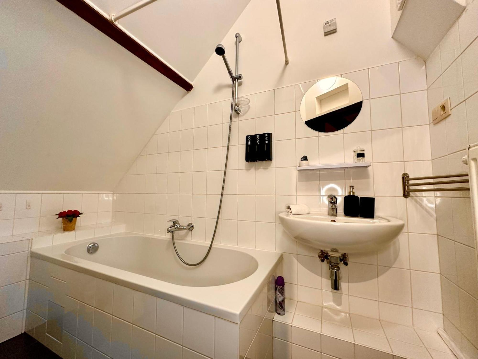 Luxury Suites Centrum By Rikas Hotels Antwerpen Exteriör bild
