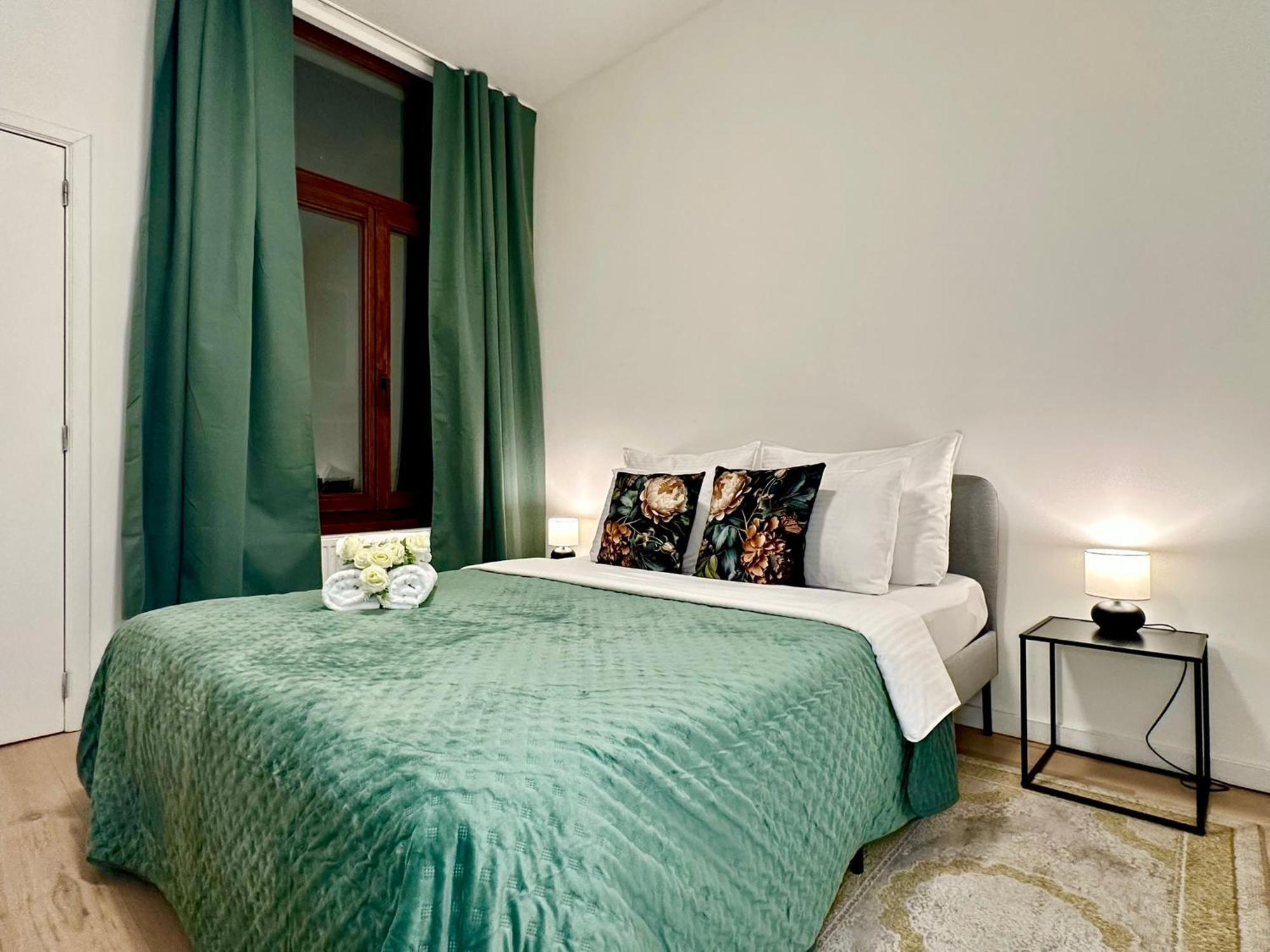 Luxury Suites Centrum By Rikas Hotels Antwerpen Exteriör bild