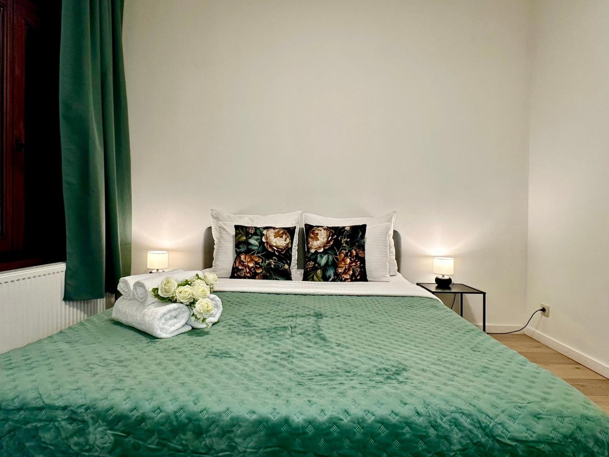 Luxury Suites Centrum By Rikas Hotels Antwerpen Exteriör bild