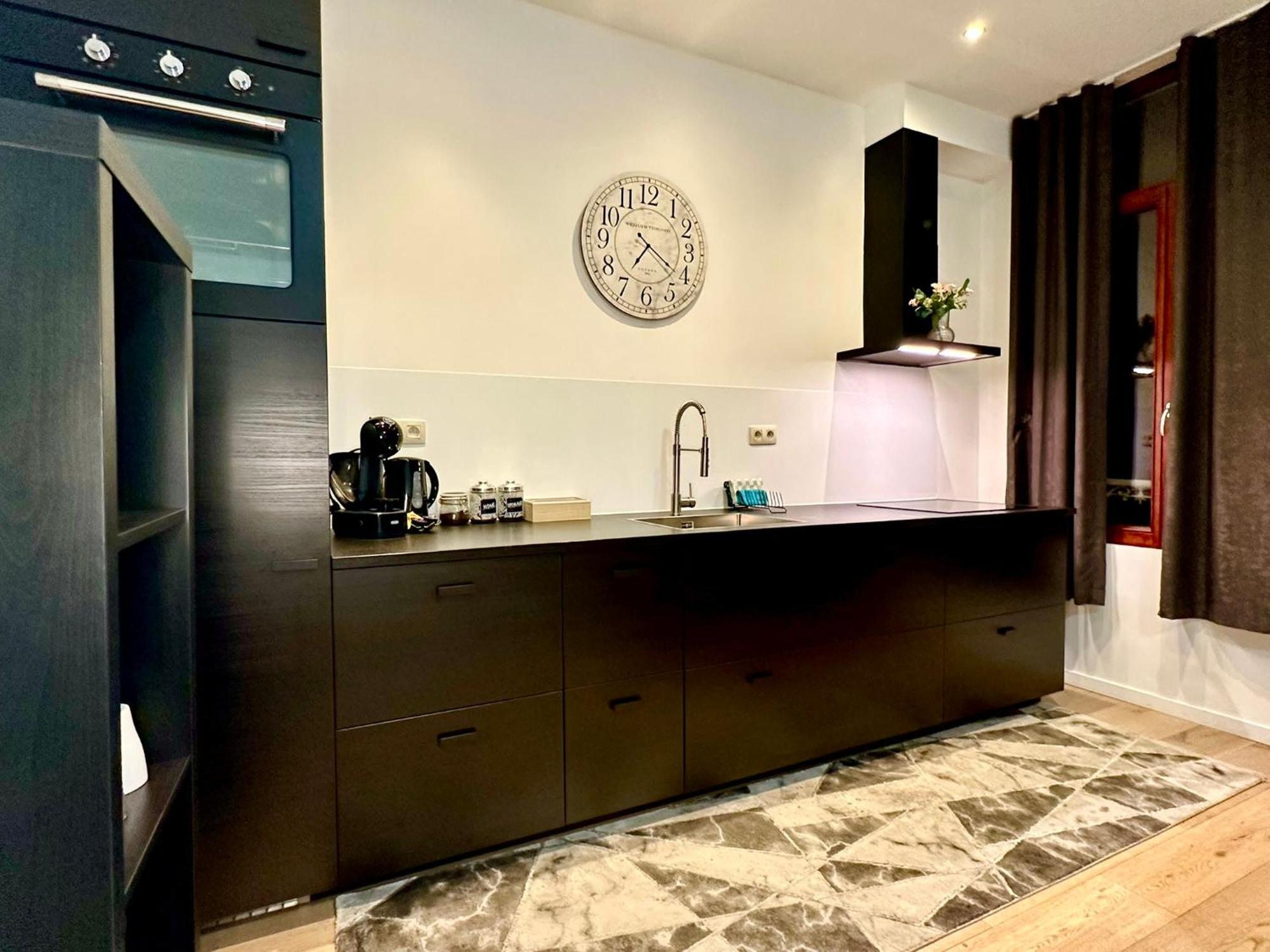 Luxury Suites Centrum By Rikas Hotels Antwerpen Exteriör bild