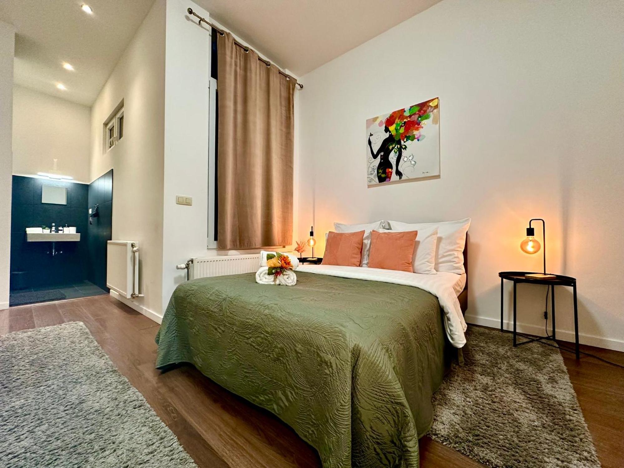 Luxury Suites Centrum By Rikas Hotels Antwerpen Exteriör bild