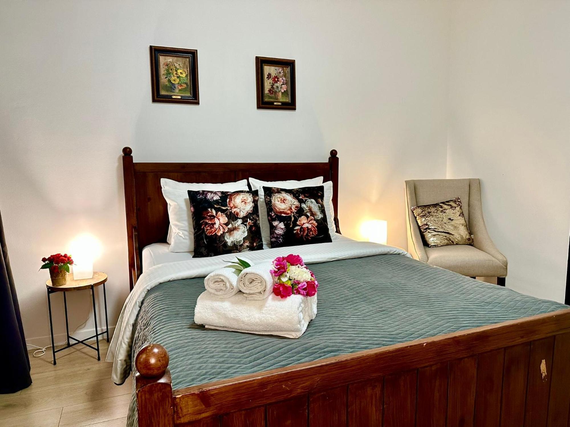 Luxury Suites Centrum By Rikas Hotels Antwerpen Exteriör bild