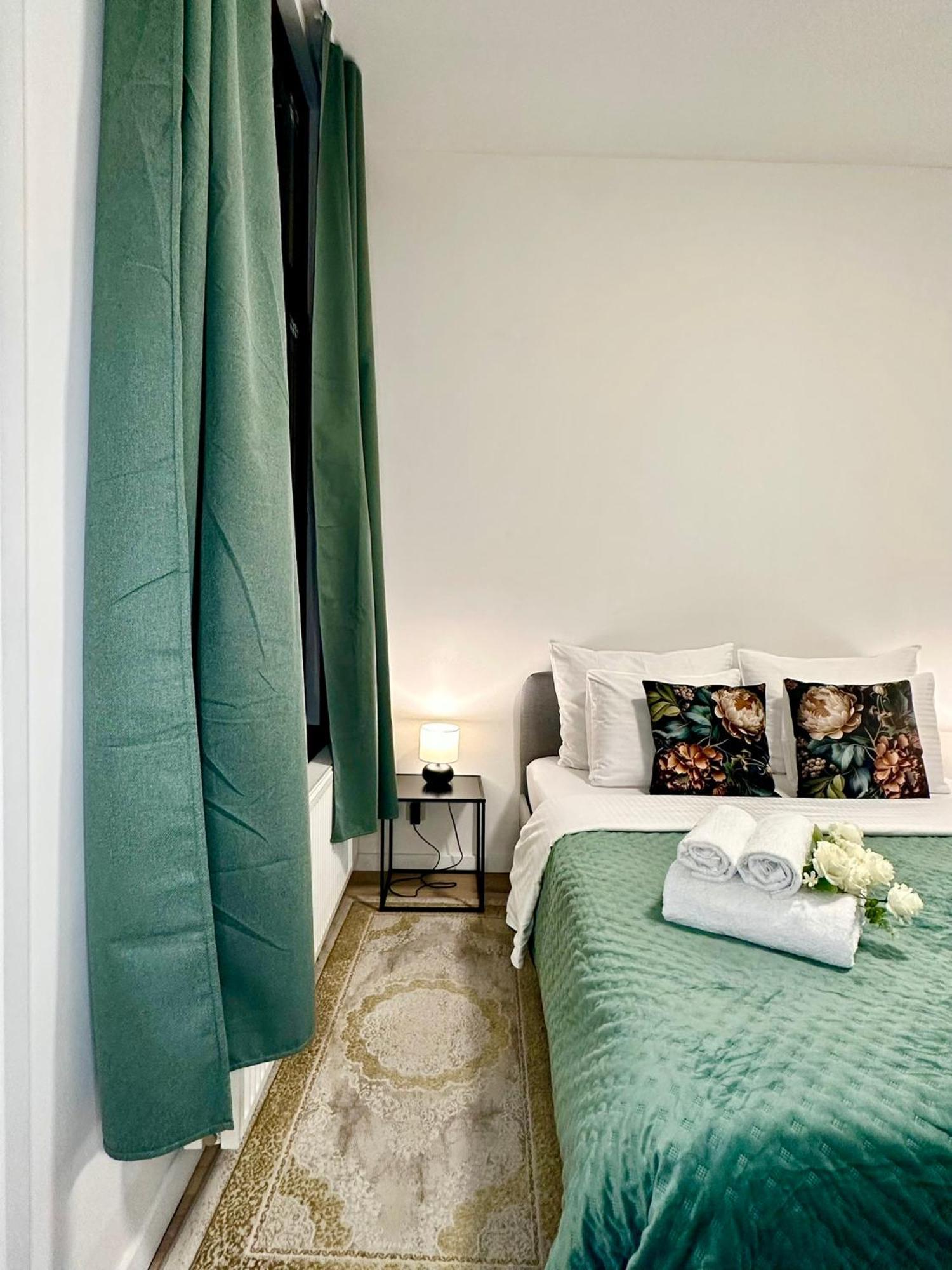 Luxury Suites Centrum By Rikas Hotels Antwerpen Exteriör bild
