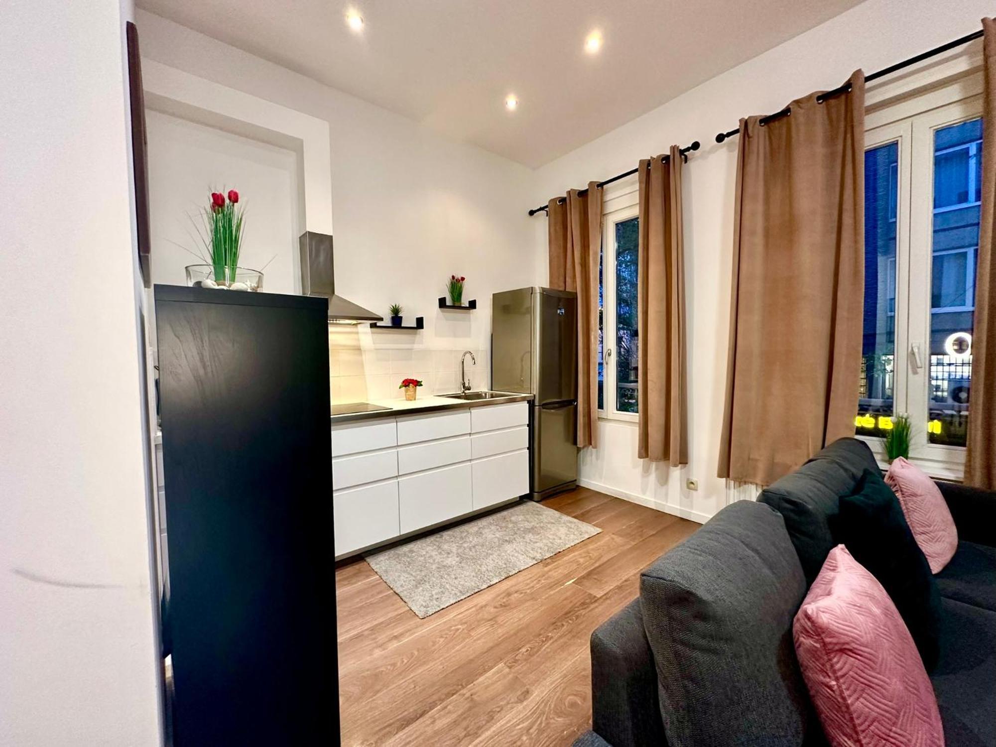 Luxury Suites Centrum By Rikas Hotels Antwerpen Exteriör bild